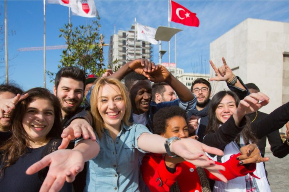 تحصیل دبیرستان در ترکیه 2024 / هزینه، مدارک و شرایط
